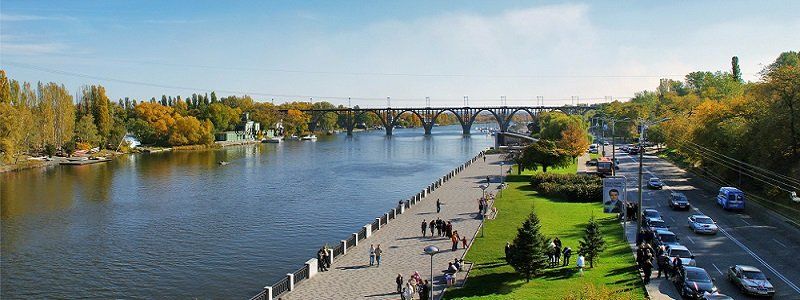 Проходы к воде и благоустроенные скверы: какой будет Набережная в Днепре