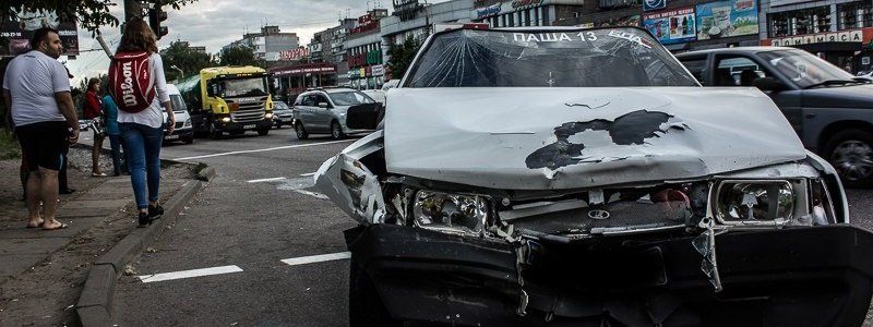 В ДТП на Набережной столкнулись ВАЗ и Toyota
