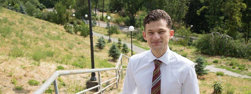 В Днепре хотели избить Дмитрия Дубилета за подглядывание