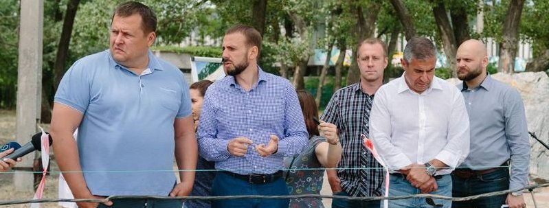 "Бедненько, но чистенько": как убирают пляж на Монастырском острове