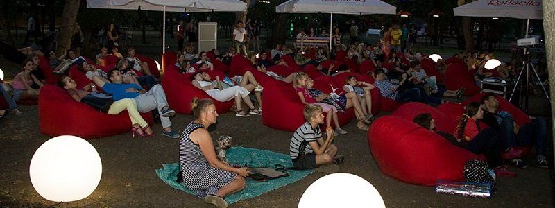 В парке Глобы показали первый фильм под открытым небом