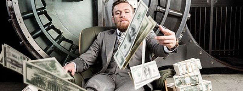 Белый рояль, кинотеатр и набор кастрюль: ТОП самых дорогих вещей, которые можно купить в Днепре