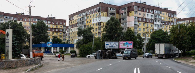 На Березинке перевернулся КАМАЗ с металлом
