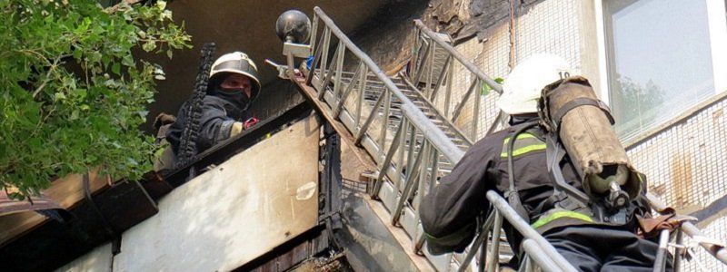 Пожар в девятиэтажке на Парусе: из огня спасли пенсионерку