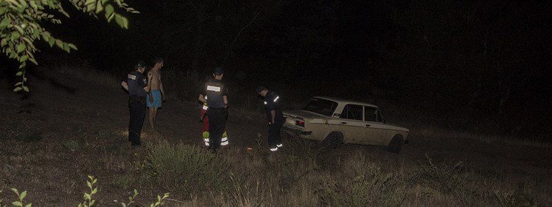 Минутка добра: полицейские помогли водителю, который застрял в песке на обочине