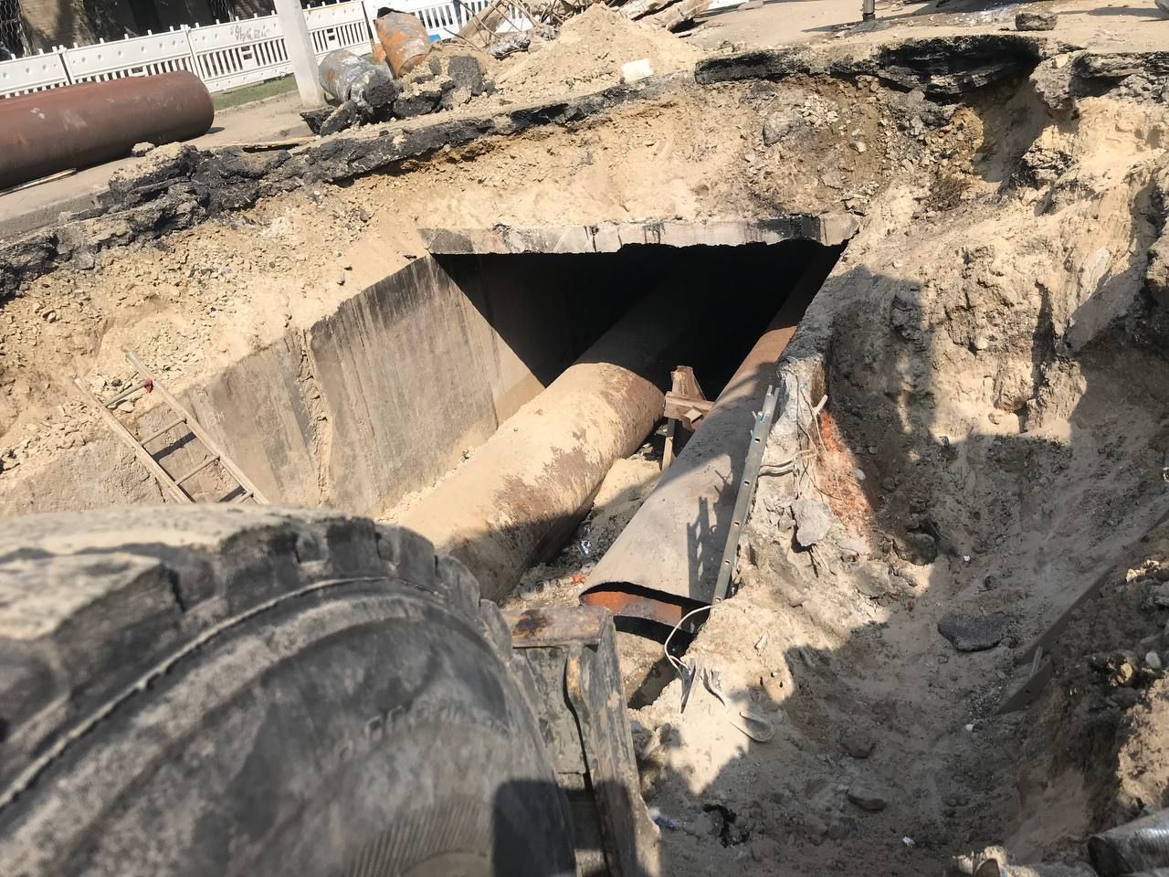 Как выглядит магистральный водопровод после попадания вражеской ракеты