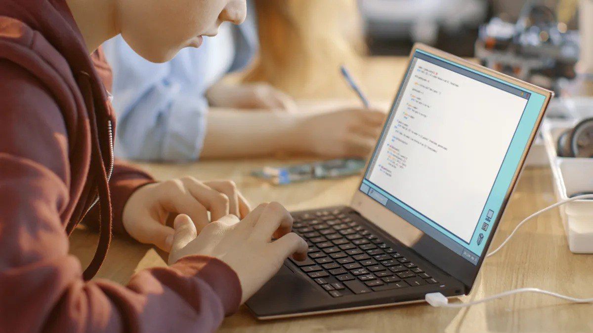 В Днепропетровской области для переселенцев организовали бесплатные ИТ-курсы