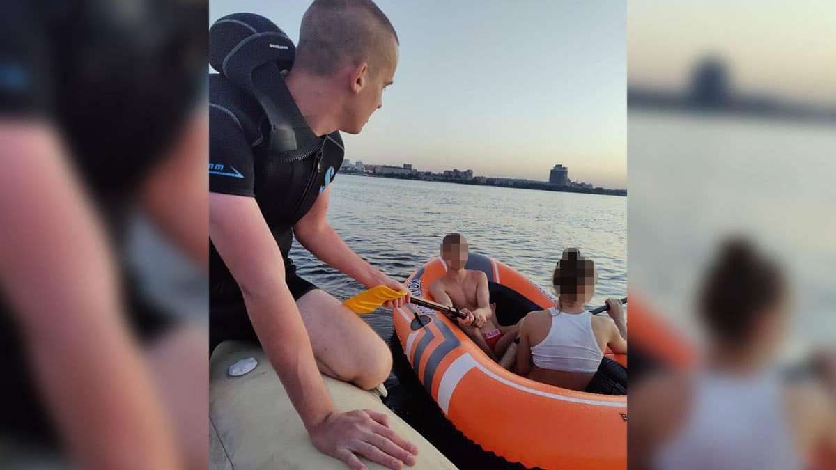 У Дніпрі підлітки плавали на човні і їх віднесло на 400 метрів від берега