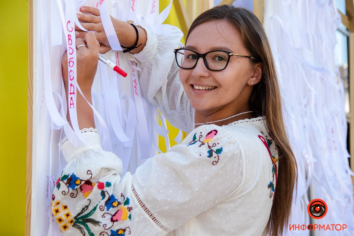 Врятована бабуся, День Незалежності та спортивні досягнення: топ гарних новин тижня