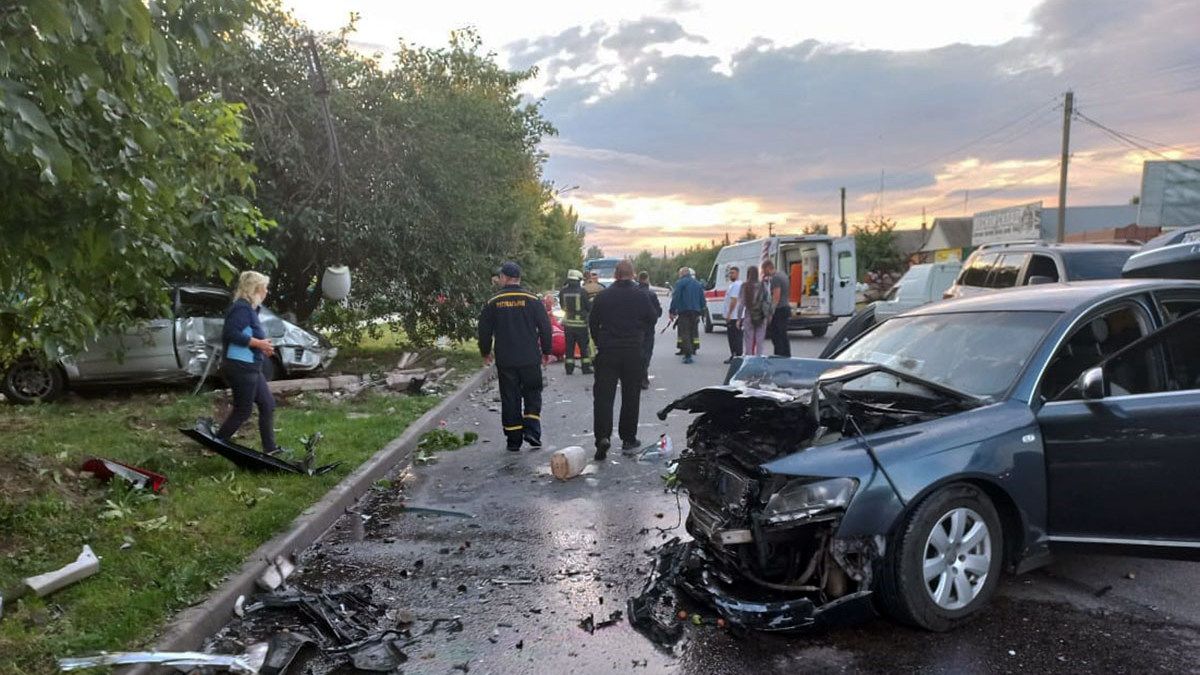 Смертельна ДТП у Нікополі: загинув чоловік, постраждала 9-річна дівчинка