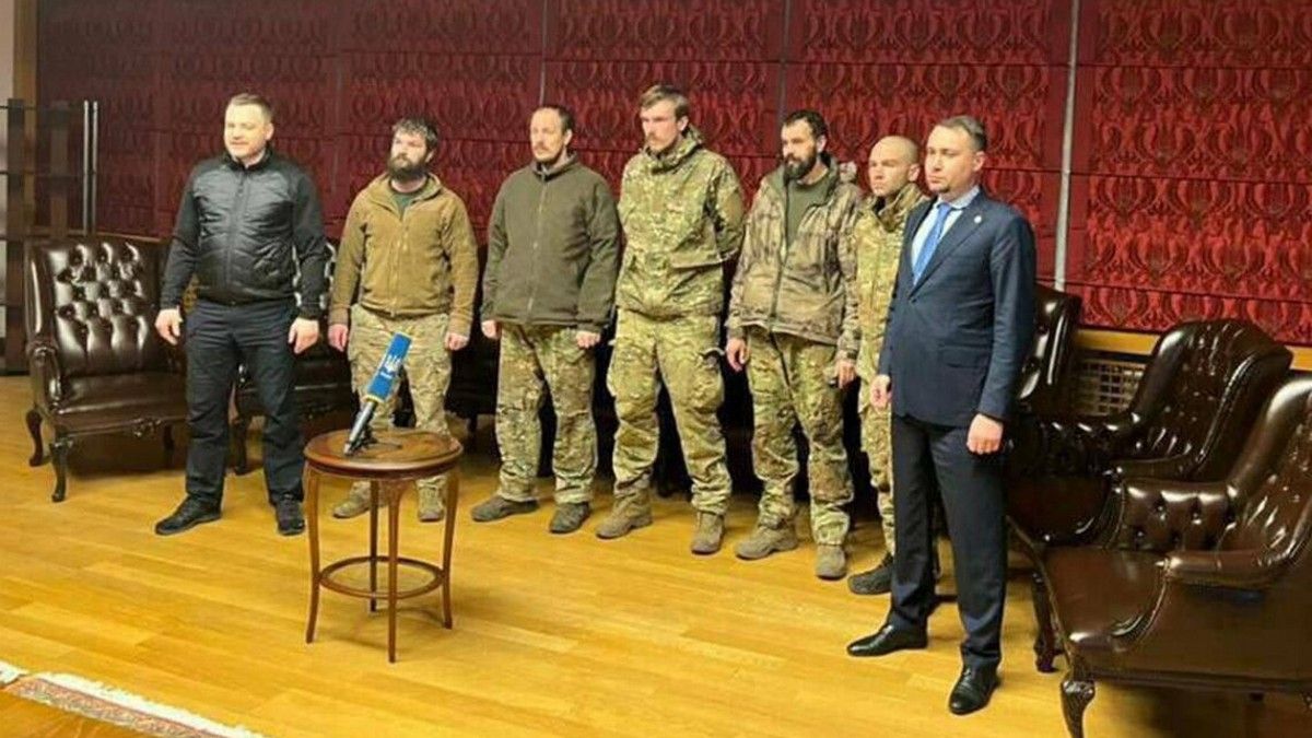 Возвращение Героев из плена, награды от Зеленского и спортивные достижения: топ хороших новостей недели