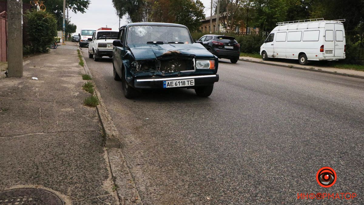 У Дніпрі на Передовій зіштовхнулися ЗАЗ і ВАЗ: постраждала жінка