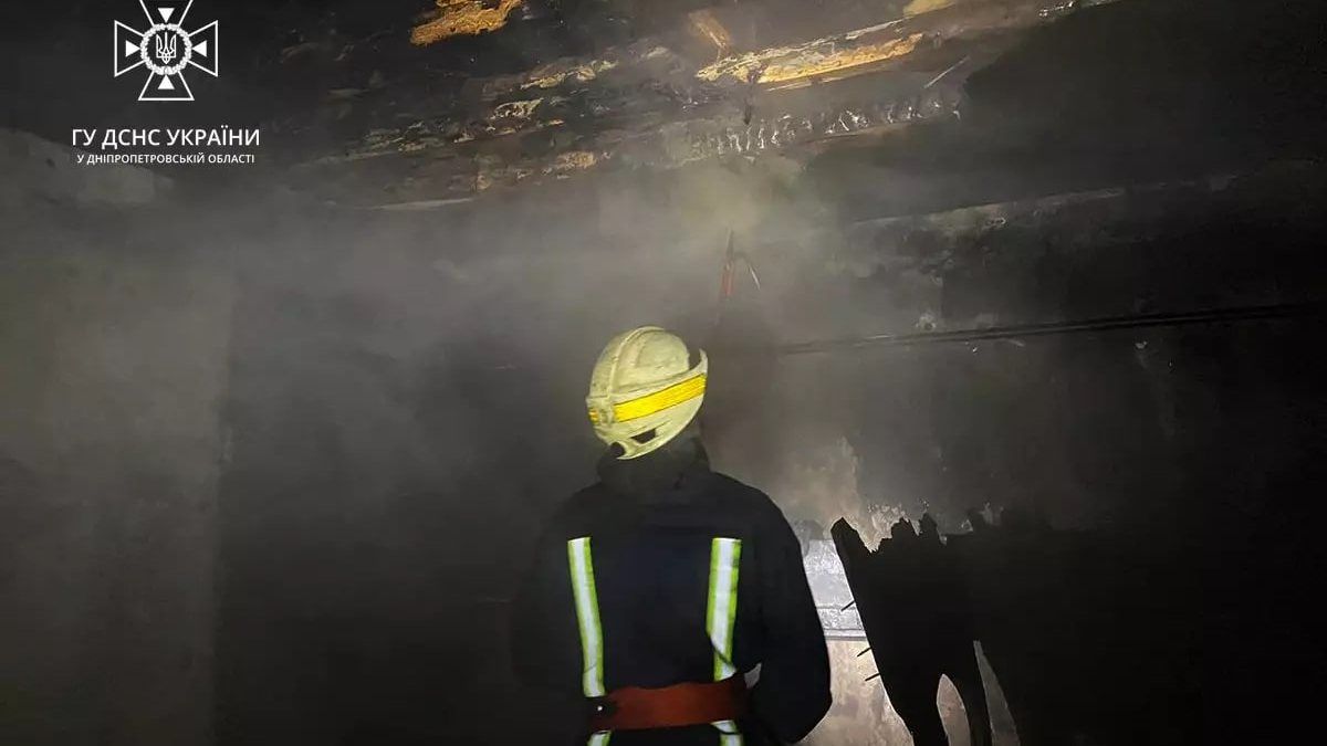 В Дніпрі на Зоопарковій горів приватний будинок: постраждала дитина та троє дорослих