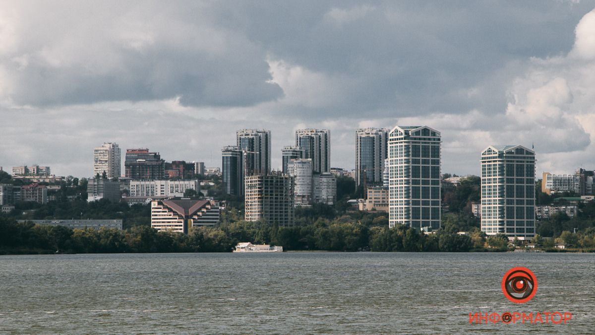 Мінливий дощ та хмарне небо: погода у Дніпрі на 4 листопада