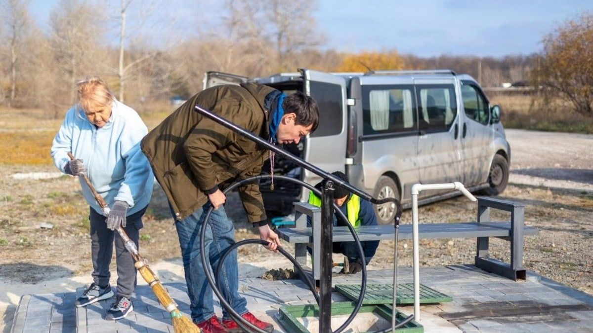 На лівому березі Дніпра почали бурити свердловини