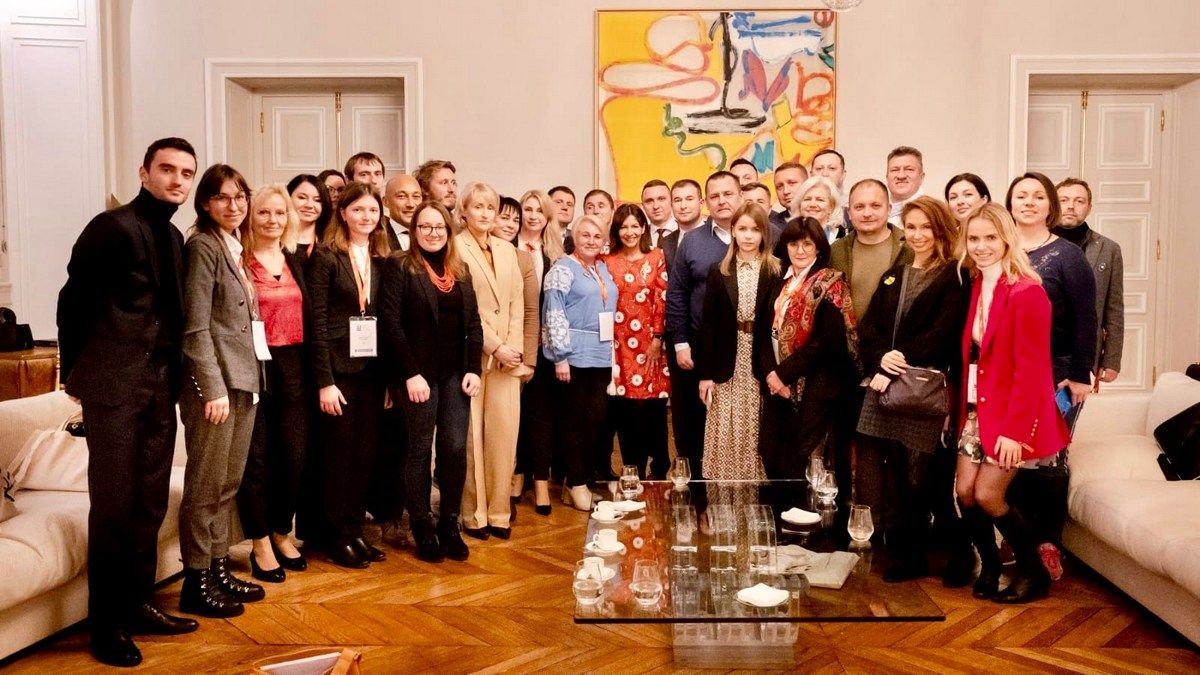 Филатов обсудил с мэром Парижа Идальго перспективы партнерства Днепра с крупными городами Франции