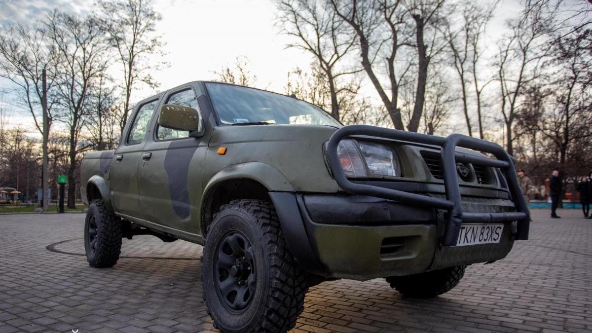 Кам’янське передало чергове авто для військових