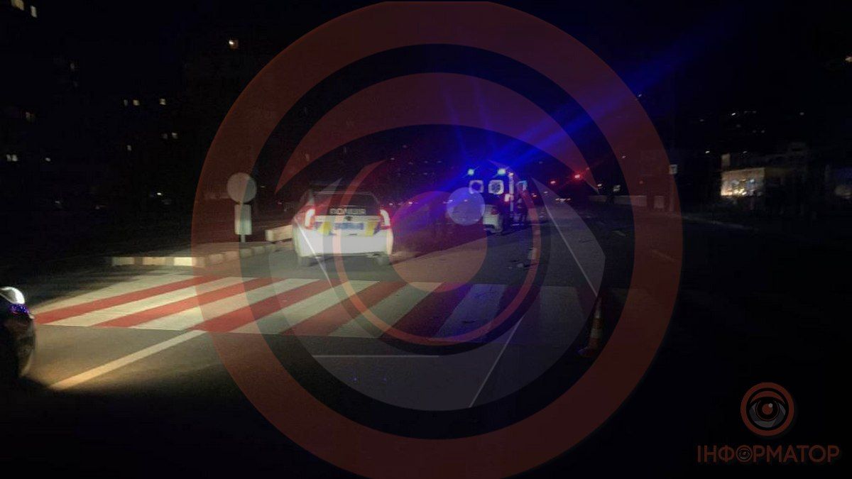 В Днепре на проспекте Героев Mazda сбила 54-летнюю женщину: она скончалась в скорой