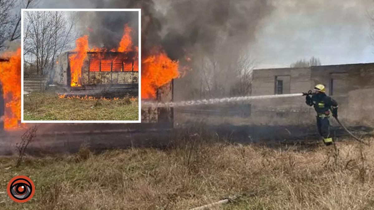 У Дніпрі на Балканському провулку палав будівельний вагончик