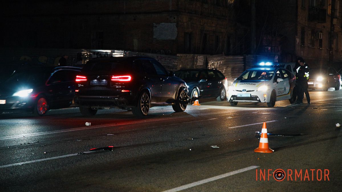 В Днепре на Коцюбинского возле «МОСТ-Сити» подросток попал под колеса BMW: видео момента