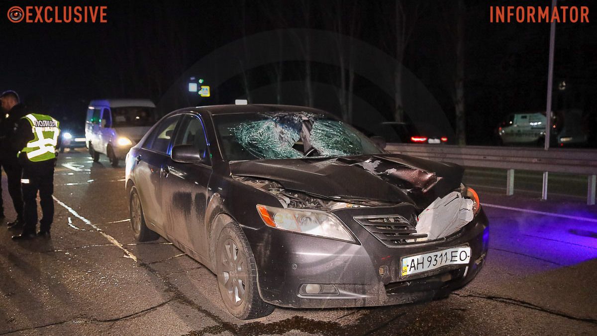 В Дніпрі на Набережній Перемоги Toyota на смерть збила жінку: їй відірвало ногу