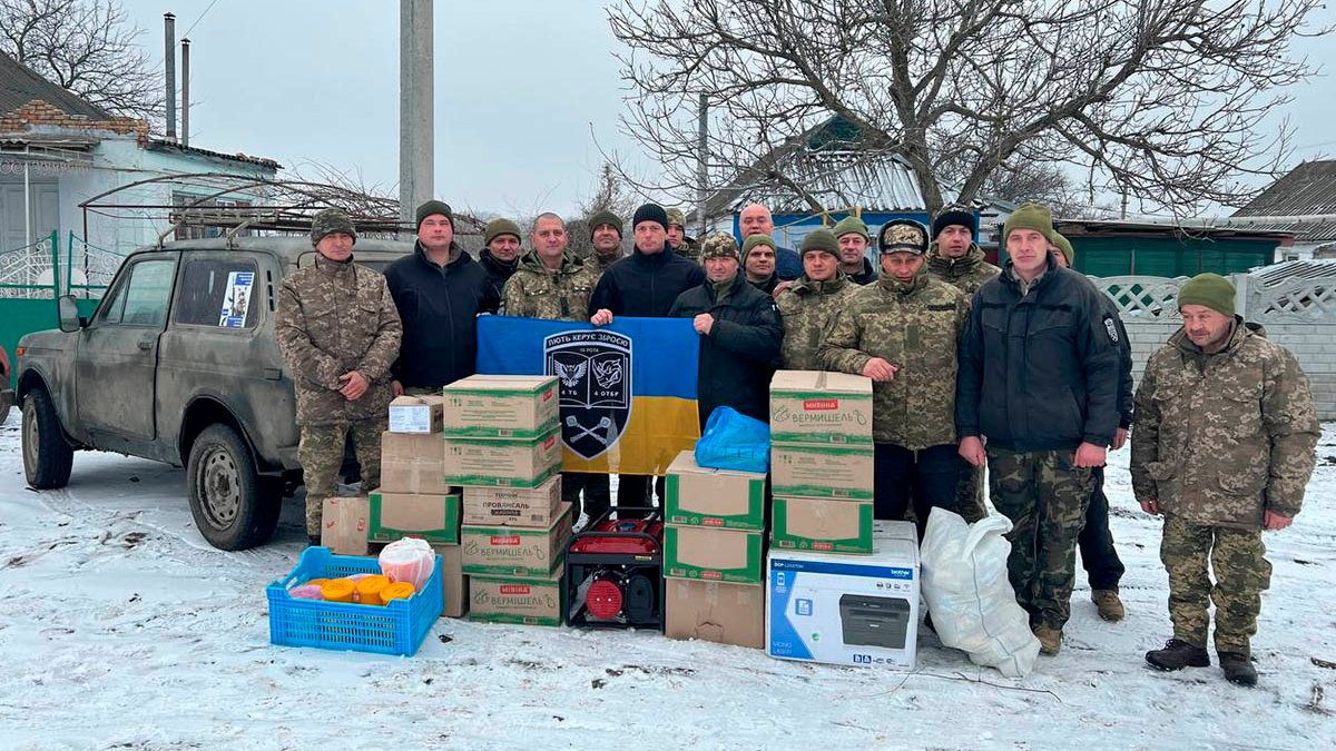 Боец из Каменского получил награду от городского головы Андрея Белоусова