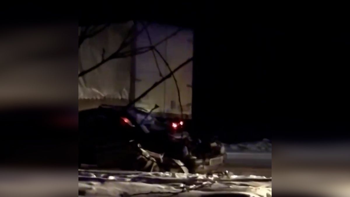 У Кам'янському зіштовхнулись Opel та вантажівка DAF