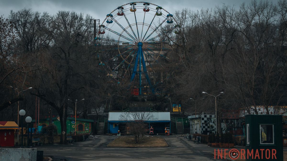 Качки, сніг, озеро: як виглядає парк Глоби у Дніпрі в зимовий прохолодний день