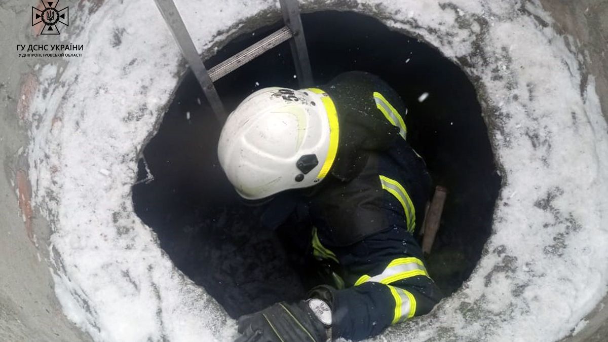 В Днепропетровской области двое мальчиков застряли в недостроенном коллекторе: видео спасения