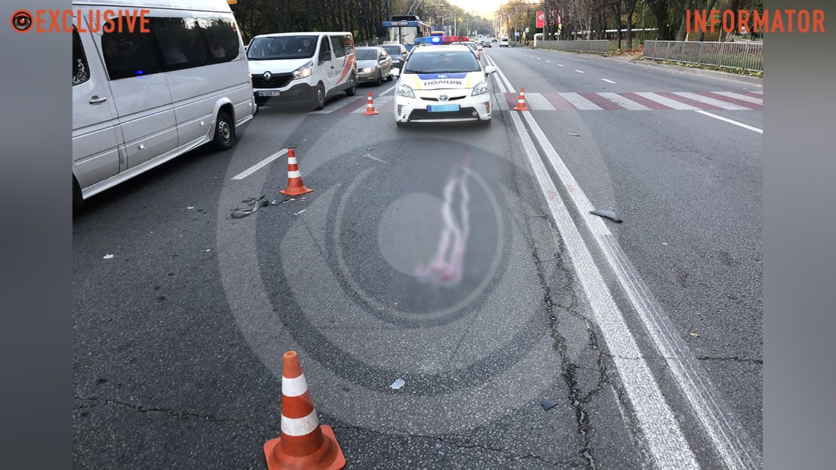 У Дніпрі на Панікахи Renault збив 65-річну жінку: потрібна допомога свідків