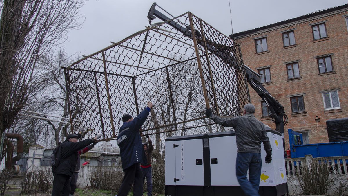 Фонд Виктора Пинчука оборудовал никопольские шелтеры генераторами мощностью 50кВт