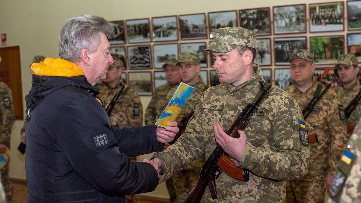 Кам’янський міський голова Андрій Білоусов склав військову присягу на вірність українському народові