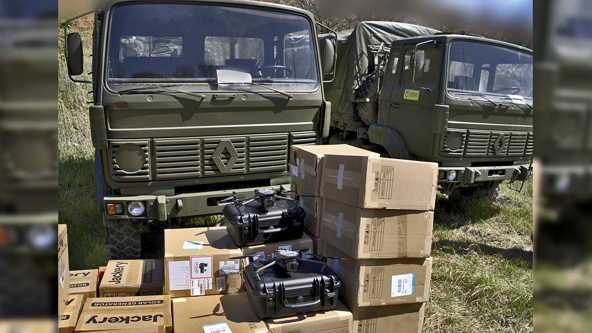 «Від всього Дніпра» - бійці ТрО показали техніку, яку їм привіз Філатов