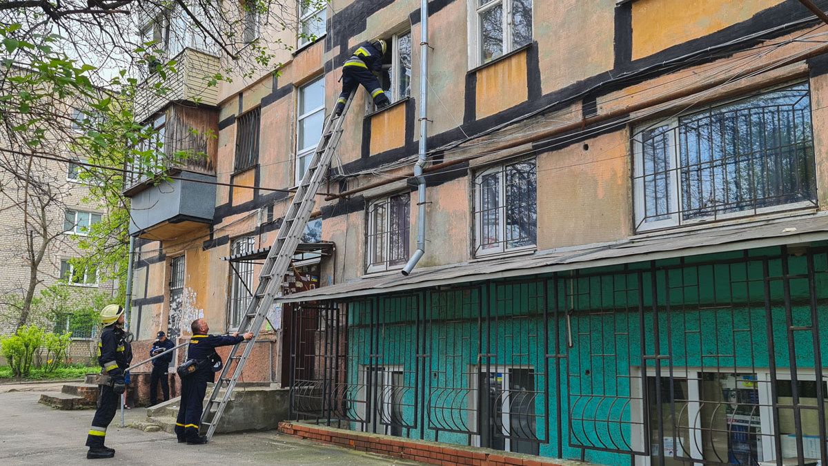 Рятувальники, поліція та «швидка» на Телевізійній у Дніпрі: що відбувалося