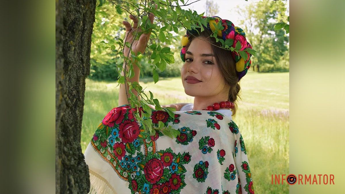 Дніпряни позували в стильних вишиванках: топ фото з Instagram