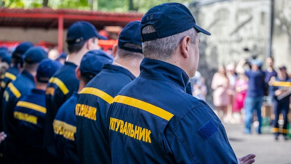 Спасатели из Днепропетровщины помогают эвакуироваться жителям Херсонской области