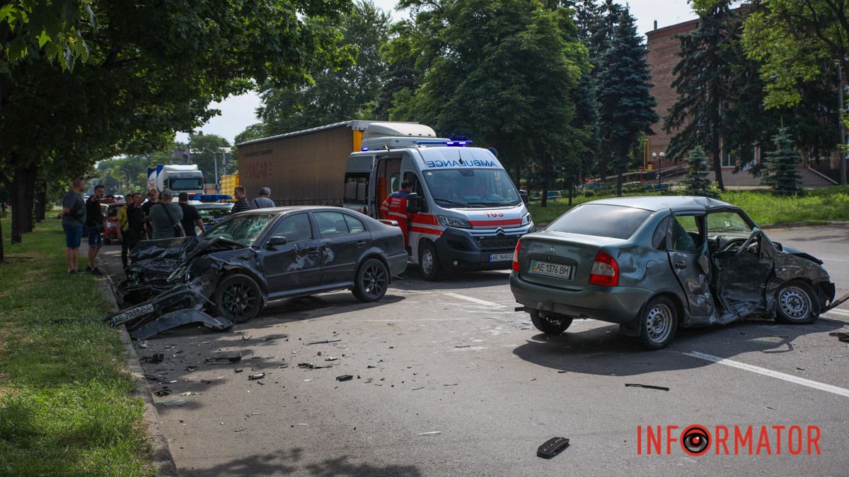 У Дніпрі на Нігояна зіштовхнулися бензовоз, Skoda та ВАЗ: є постраждалі