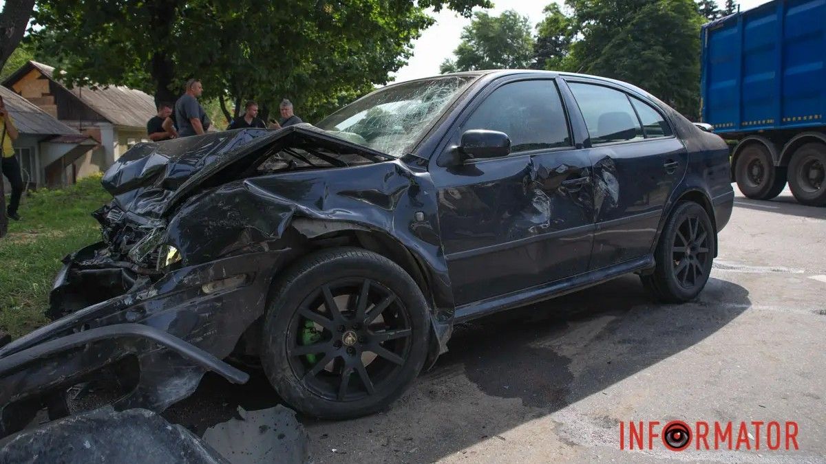 У Дніпрі на Нігояна зіштовхнулися бензовоз, Skoda та ВАЗ: потрібна допомога свідків