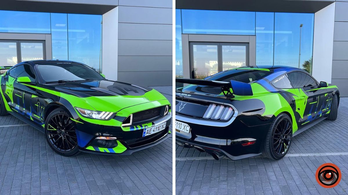 У Дніпрі на Гагаріна розбили тюнінгований Ford Mustang, який тільки-но виставили на продаж