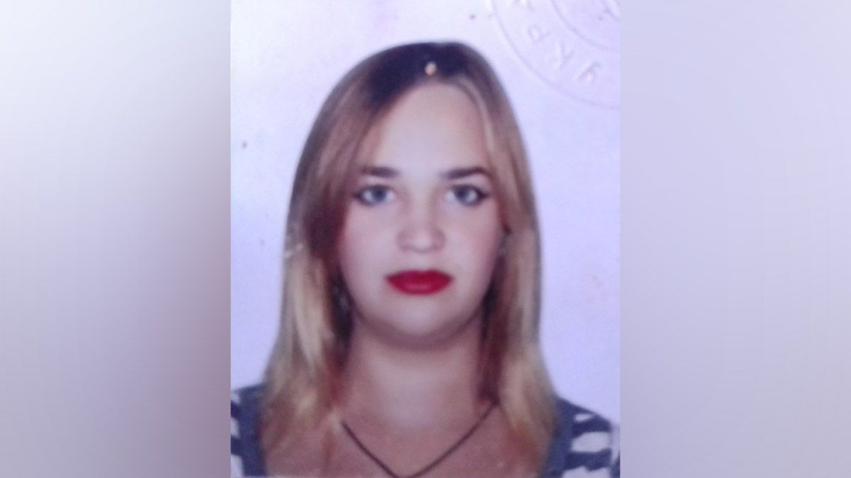 Сіла в авто біля будинку та поїхала: у Дніпрі зникла 35-річна жінка