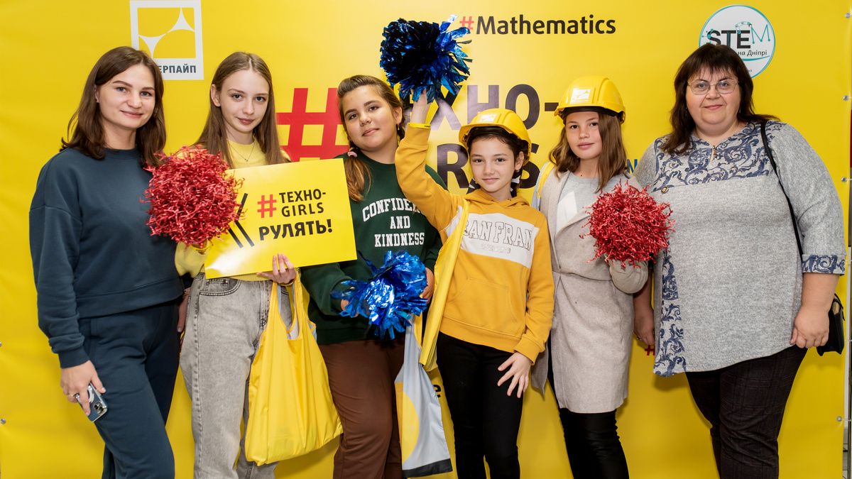 В Дніпрі знову працюватиме STEM-школа для дівчат
