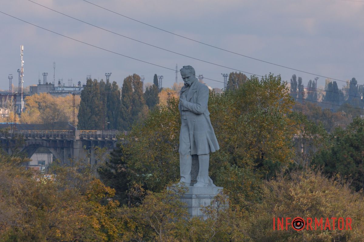 А листя просить: – Дай нам тої втіхи!