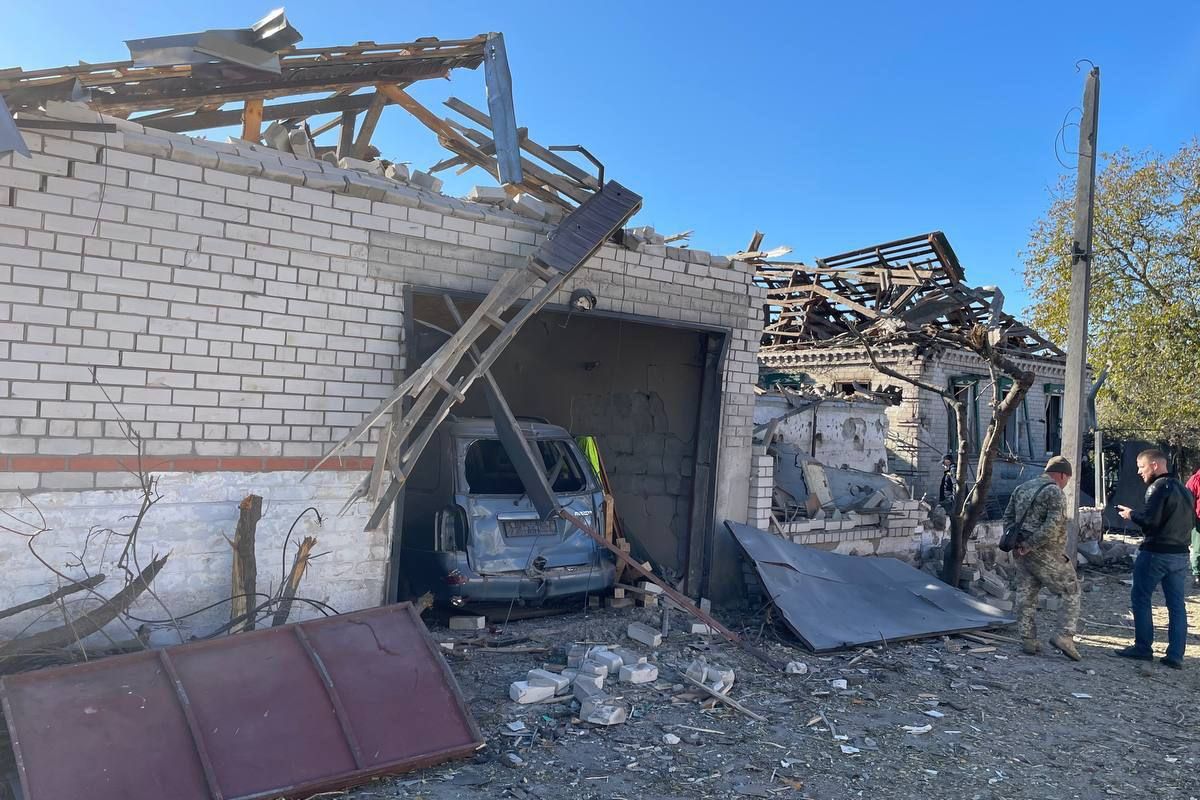 Враг ударил по частным домам в Обуховке Враг ударил по частным домам в Обуховке