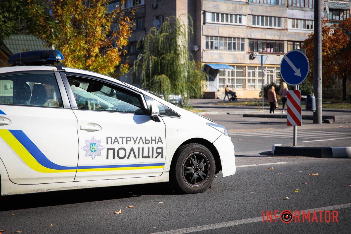 В Днепре на проспекте Героев Daewoo Lanos сбил женщину на пешеходном переходе: ее госпитализировали 3