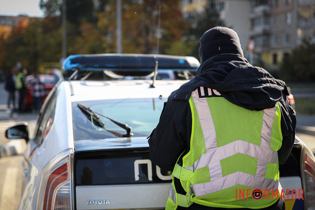 В Днепре на проспекте Героев Daewoo Lanos сбил женщину на пешеходном переходе: ее госпитализировали 4