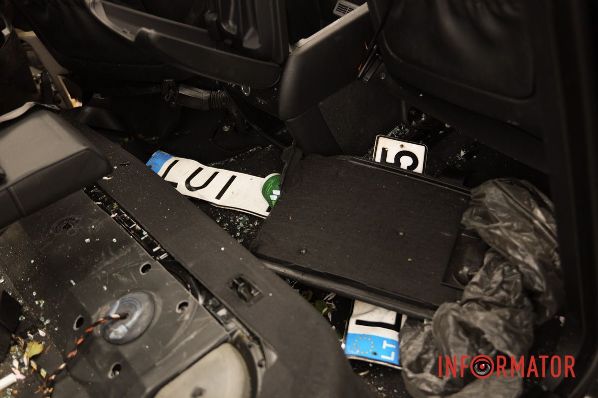 Решетка автомобильных номеров