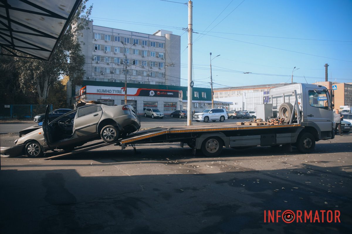 Эвакуатор забрал машину