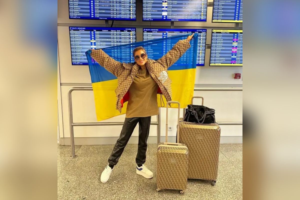 Анна вылетела в Афины Анна вылетела в Афины