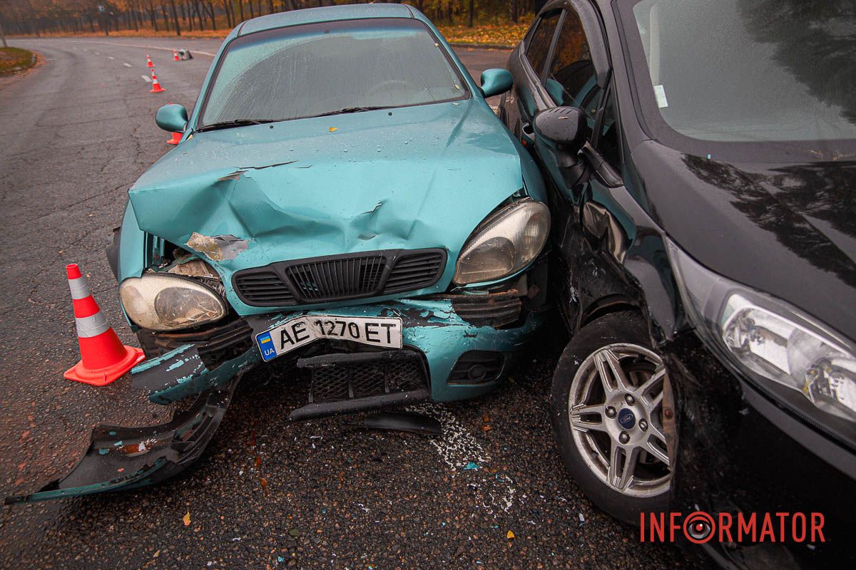 Она не справилась с управлением, из-за чего произошло столкновение Она не справилась с управлением, из-за чего произошло столкновение