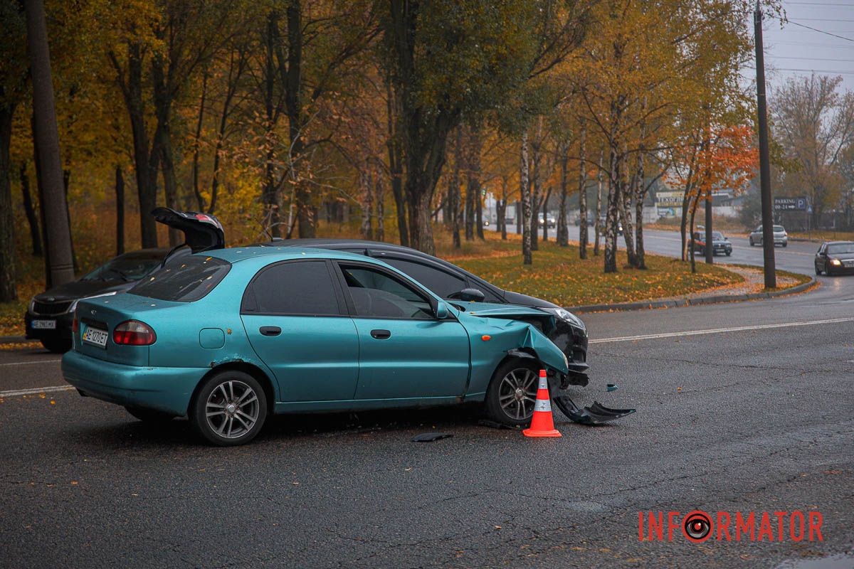 В четверг, 26 октября, на улице Космической, в районе АЗС "ОККО", произошла авария В четверг, 26 октября, на улице Космической, в районе АЗС "ОККО", произошла авария
